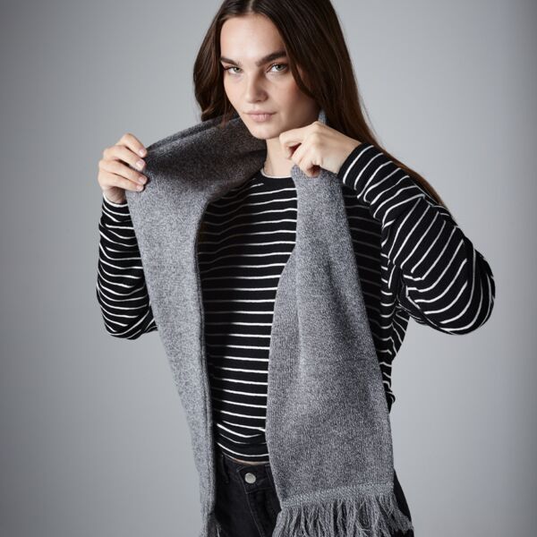  Beechfield Classic Knitted Scarf. Thumbnail